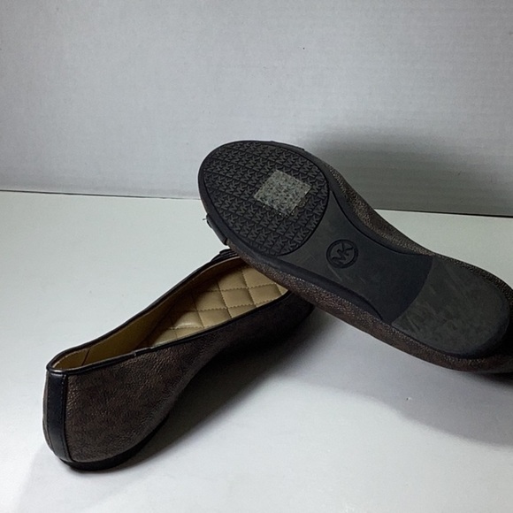 Women's Jilly Round Toe Ballet Flats - Picture 6 of 6